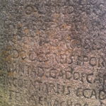 Inscrições gravadas na pedra em terras de Arga e Lima