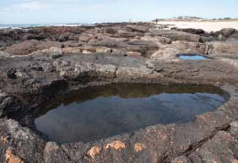 Pias salineiras da Praia de Canto Marinho – Inventário Arqueológico